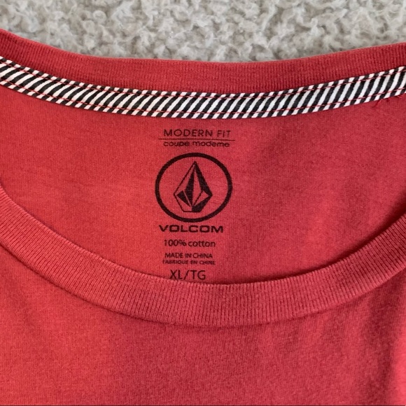 Volcom shirt - Picture 3 of 3